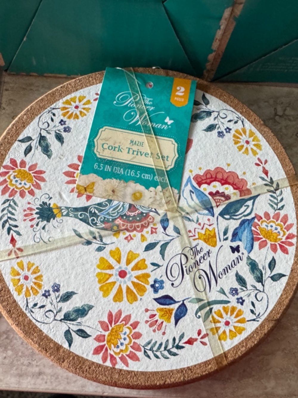 The Pioneer Woman Mazie Collection Bundle | New Kitchen Gift Set - Picture 8 of 11